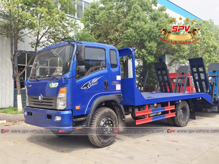 Excavator Carrier Lorry Sinotruk - Blue